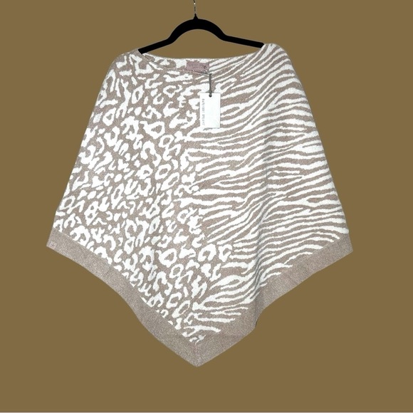 NWT Barefoot Dreams CozyChic Ultra Lite Ocean Breeze Poncho Faded Rose Animal OS - Picture 3 of 13